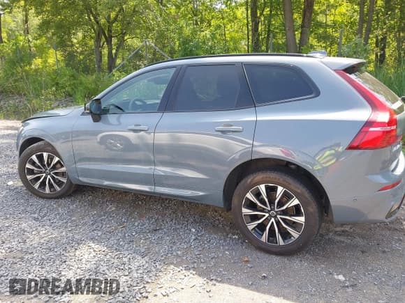 ✅ 2023 Volvo XC60 Plus Dark Theme • VIN: YV4L12RW6P1311978 • Lot: 42758402. Listed on IAAI with 22,313 mi. Free auction sales archive from the USA and detailed vehicle history report at DreamBid. Image 14.