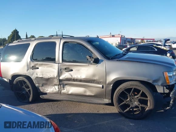 ✅ 2007 Chevrolet Tahoe LTZ • VIN: 1GNFC13007R412919 • Lot: 43785474. Listed on IAAI with 193,816 mi. Free auction sales archive from the USA and detailed vehicle history report at DreamBid. Image 6.