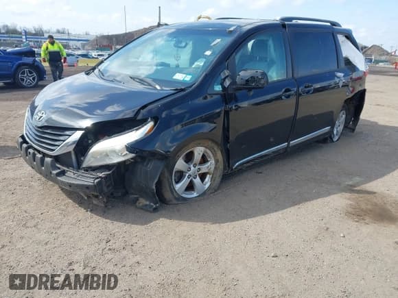 ✅ 2016 Toyota Sienna LE AAS • VIN: 5TDKK3DC8GS739715 • Lot: 42015201. Listed on IAAI with 68,417 mi. Free auction sales archive from the USA and detailed vehicle history report at DreamBid. Image 2.