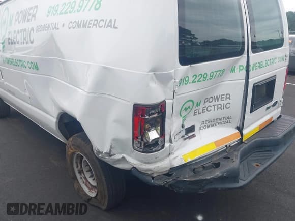 ✅ 2014 Ford Econoline Cargo Commercial • VIN: 1FTNE2EWXEDA84022 • Lot: 42886331. Listed on IAAI with 131,357 mi. Free auction sales archive from the USA and detailed vehicle history report at DreamBid. Image 6.