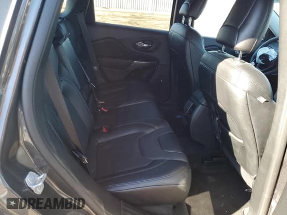 ✅ 2022 Jeep Cherokee Latitude Lux • VIN: 1C4PJMMN6ND546066 • Lot: 80801574. Wystawiony na Copart z przebiegiem 18 161 mil. Bezpłatny archiwum sprzedaży aukcyjnych z USA i szczegółowy raport historii pojazdu na DreamBid. Zdjęcie 11.