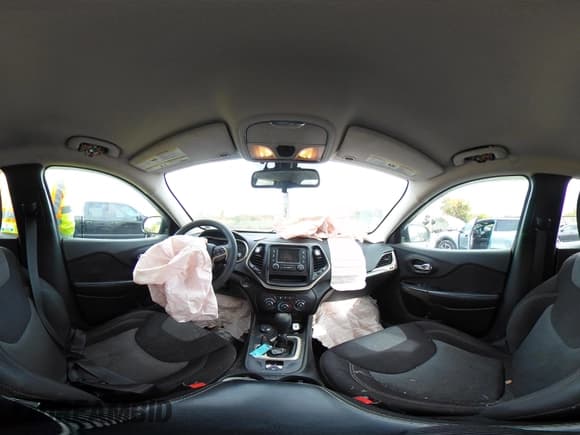 ✅ 2014 Jeep Cherokee Sport • VIN: 1C4PJMABXEW141519 • Лот: 43439900. Опубликован ранее на IAAI с пробегом 190 153 миль. Бесплатный доступ к архиву аукционных продаж из США и подробный отчёт об истории автомобиля на DreamBid. Изображение 19.