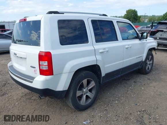✅ 2017 Jeep Patriot Latitude • VIN: 1C4NJRFB7HD205626 • Lot: 43027198. Listed on IAAI with 128,844 mi. Free auction sales archive from the USA and detailed vehicle history report at DreamBid. Image 4.