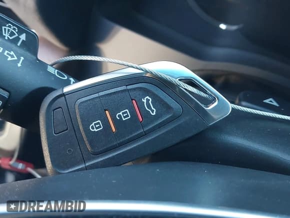 ✅ 2018 Cadillac Escalade Luxury • VIN: 1GYS3BKJ1JR136873 • Лот: 43663003. Опубликован ранее на IAAI с пробегом 104 749 миль. Бесплатный доступ к архиву аукционных продаж из США и подробный отчёт об истории автомобиля на DreamBid. Изображение 11.