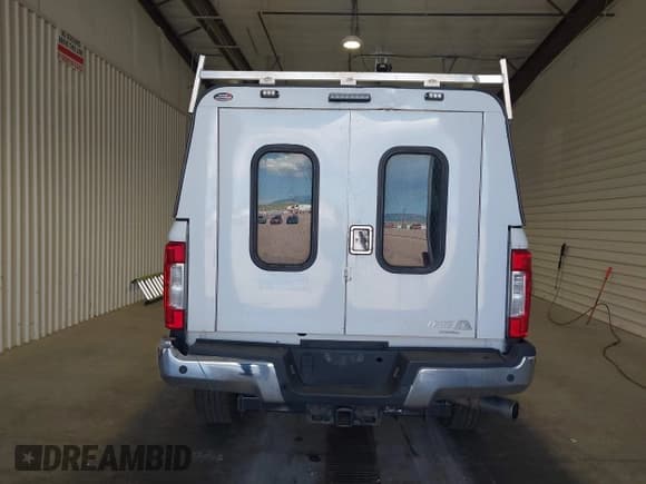 ✅ 2018 Ford F-250 XL • VIN: 1FT7W2B61JEB22509 • Lot: 42432105. Listed on IAAI with 271,847 mi. Free auction sales archive from the USA and detailed vehicle history report at DreamBid. Image 16.