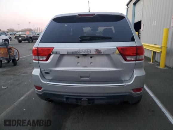 ✅ 2012 Jeep Grand Cherokee Overland • VIN: 1C4RJFCT8CC332736 • Lot: 87726165. Listed on Copart with 151,711 mi. Free auction sales archive from the USA and detailed vehicle history report at DreamBid. Image 6.