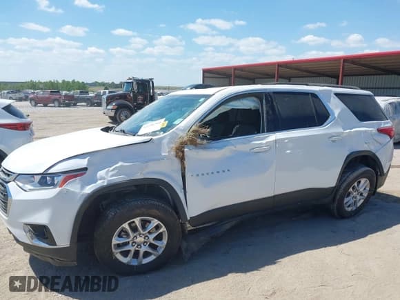 ✅ 2020 Chevrolet Traverse LT Cloth • VIN: 1GNERGKW4LJ167750 • Lot: 42256360. Listed on IAAI with 104,208 mi. Free auction sales archive from the USA and detailed vehicle history report at DreamBid. Image 11.