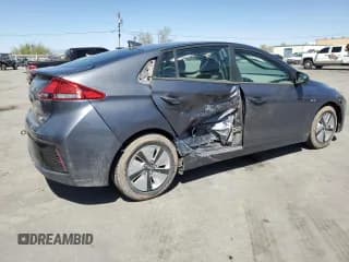 ✅ 2018 Hyundai Ioniq Blue • VIN: KMHC65LCXJU065474 • Lot: 71411294. Wystawiony na Copart z przebiegiem 62 366 mil. Bezpłatny archiwum sprzedaży aukcyjnych z USA i szczegółowy raport historii pojazdu na DreamBid. Zdjęcie 3.