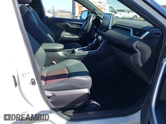 ✅ 2021 Toyota RAV4 XSE • VIN: JTMEB3FV2MD073096 • Лот: 42921944. Опубликован ранее на IAAI с пробегом 44 822 миль. Бесплатный доступ к архиву аукционных продаж из США и подробный отчёт об истории автомобиля на DreamBid. Изображение 5.