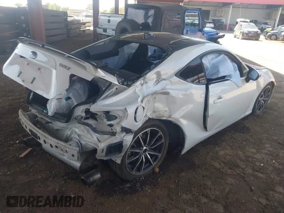 ✅ 2018 Subaru BRZ Limited • VIN: JF1ZCAC13J9601382 • Лот: 42965205. Опубликован ранее на IAAI с пробегом Не указан. Бесплатный доступ к архиву аукционных продаж из США и подробный отчёт об истории автомобиля на DreamBid. Изображение 4.