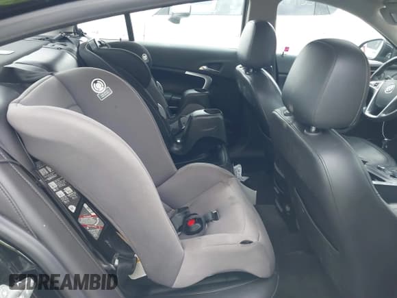 ✅ 2012 Buick Regal Turbo Premium 2 • VIN: 2G4GT5GV2C9215096 • Lot: 41814408. Wystawiony na IAAI z przebiegiem 170 677 mil. Bezpłatny archiwum sprzedaży aukcyjnych z USA i szczegółowy raport historii pojazdu na DreamBid. Zdjęcie 8.