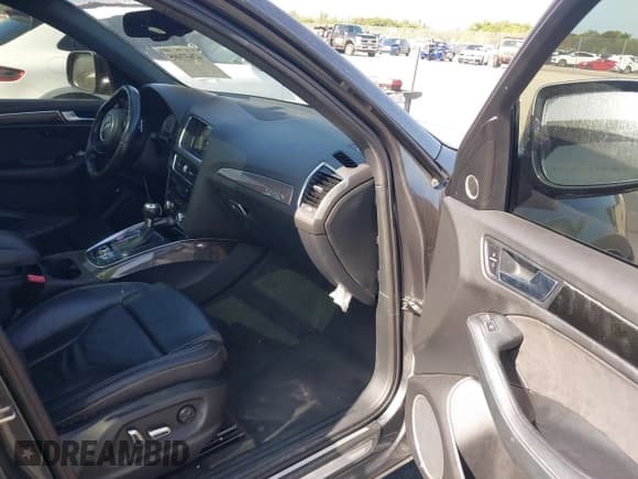 ✅ 2016 Audi SQ5 Premium Plus • VIN: WA1CCAFP6GA009685 • Лот: 42637495. Опубликован ранее на IAAI с пробегом 65 704 миль. Бесплатный доступ к архиву аукционных продаж из США и подробный отчёт об истории автомобиля на DreamBid. Изображение 5.