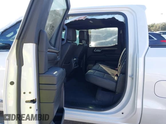 ✅ 2025 Chevrolet Silverado 1500 High Country • VIN: 1GCUKJEL7SZ110059 • Лот: 43449624. Опубликован ранее на IAAI с пробегом 20 466 миль. Бесплатный доступ к архиву аукционных продаж из США и подробный отчёт об истории автомобиля на DreamBid. Изображение 8.