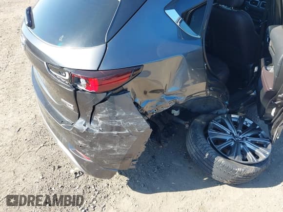 ✅ 2024 Mazda CX-5 Signature • VIN: JM3KFBXY4R0357622 • Lot: 41983547. Wystawiony na IAAI z przebiegiem 3 238 mil. Bezpłatny archiwum sprzedaży aukcyjnych z USA i szczegółowy raport historii pojazdu na DreamBid. Zdjęcie 20.