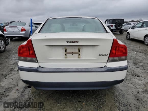 ✅ 2001 Volvo S60 • VIN: YV1RS61N212009992 • Lot: 43436545. Listed on Copart with 176,333 mi. Free auction sales archive from the USA and detailed vehicle history report at DreamBid. Image 6.