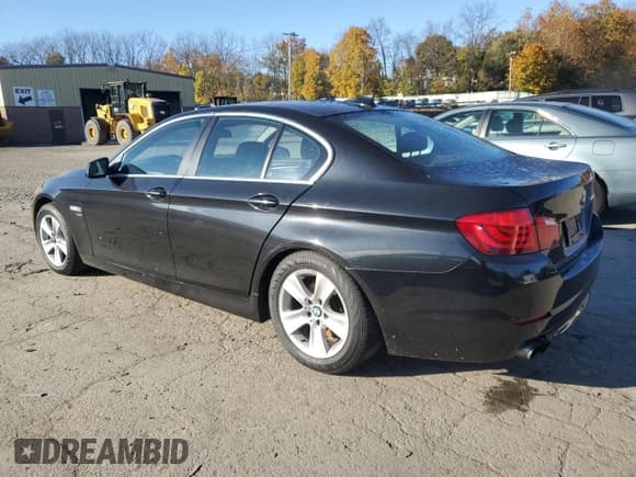 ✅ 2012 BMW 5 Series 528i xDrive • VIN: WBAXH5C59CDW11358 • Лот: 90103155. Опубликован ранее на Copart с пробегом 131 109 миль. Бесплатный доступ к архиву аукционных продаж из США и подробный отчёт об истории автомобиля на DreamBid. Изображение 2.