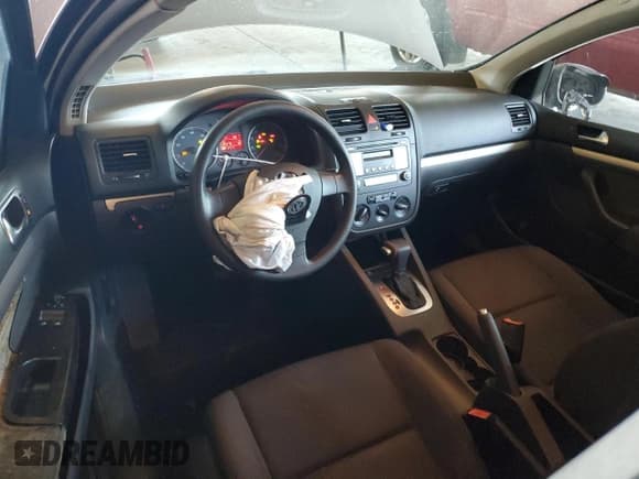 ✅ 2008 Volkswagen Rabbit S • VIN: WVWBA71K58W304996 • Lot: 81275935. Listed on Copart with 184,270 mi. Free auction sales archive from the USA and detailed vehicle history report at DreamBid. Image 8.