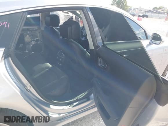 ✅ 2016 Audi A7 Prestige • VIN: WAU2GAFC4GN004851 • Lot: 43136285. Wystawiony na IAAI z przebiegiem 98 272 mil. Bezpłatny archiwum sprzedaży aukcyjnych z USA i szczegółowy raport historii pojazdu na DreamBid. Zdjęcie 8.