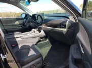 ✅ 2024 Toyota Highlander XLE • VIN: 5TDAAAB50RS012465 • Lot: 43660174. Listed on IAAI with 15,848 mi. Free auction sales archive from the USA and detailed vehicle history report at DreamBid. Image 5.