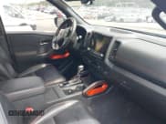 ✅ 2024 Nissan Frontier Pro-4X • VIN: 1N6ED1EK0RN644461 • Lot: 42618837. Wystawiony na IAAI z przebiegiem 18 179 mil. Bezpłatny archiwum sprzedaży aukcyjnych z USA i szczegółowy raport historii pojazdu na DreamBid. Zdjęcie 5.