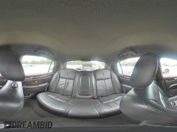 ✅ 2011 Lincoln Town Car Signature Limited • VIN: 2LNBL8CVXBX758787 • Lot: 81351495. Listed on Copart with 116,798 mi. Free auction sales archive from the USA and detailed vehicle history report at DreamBid. Image 14.