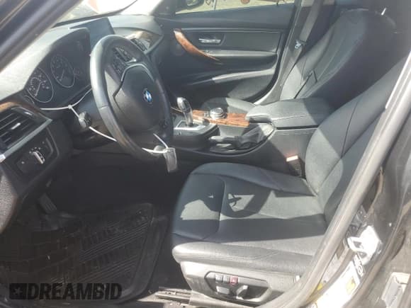 ✅ 2014 BMW 3 Series 328i xDrive • VIN: WBA3B3C53EJ980919 • Lot: 58176065. Wystawiony na Copart z przebiegiem 141 103 mil. Bezpłatny archiwum sprzedaży aukcyjnych z USA i szczegółowy raport historii pojazdu na DreamBid. Zdjęcie 7.