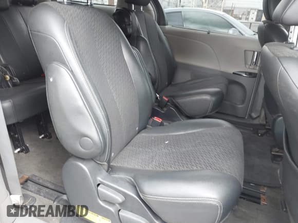 ✅ 2012 Toyota Sienna SE • VIN: 5TDXK3DC2CS179657 • Lot: 43438594. Listed on IAAI with 126,552 mi. Free auction sales archive from the USA and detailed vehicle history report at DreamBid. Image 8.