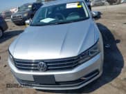 ✅ 2018 Volkswagen Passat S • VIN: 1VWAA7A36JC011598 • Lot: 43285882. Wystawiony na IAAI z przebiegiem 102 770 mil. Bezpłatny archiwum sprzedaży aukcyjnych z USA i szczegółowy raport historii pojazdu na DreamBid. Zdjęcie 13.