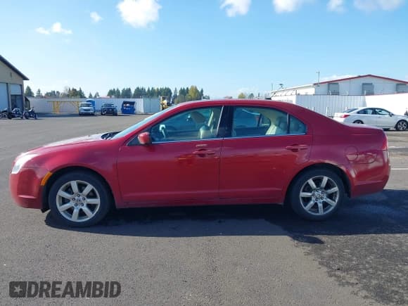 ✅ 2010 Mercury Milan Premier • VIN: 3MEHM0JG5AR610656 • Lot: 43577169. Listed on IAAI with 99,081 mi. Free auction sales archive from the USA and detailed vehicle history report at DreamBid. Image 14.