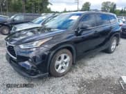 ✅ 2021 Toyota Highlander L • VIN: 5TDBZRBH5MS150596 • Lot: 42298544. Wystawiony na IAAI z przebiegiem 41 038 mil. Bezpłatny archiwum sprzedaży aukcyjnych z USA i szczegółowy raport historii pojazdu na DreamBid. Zdjęcie 2.