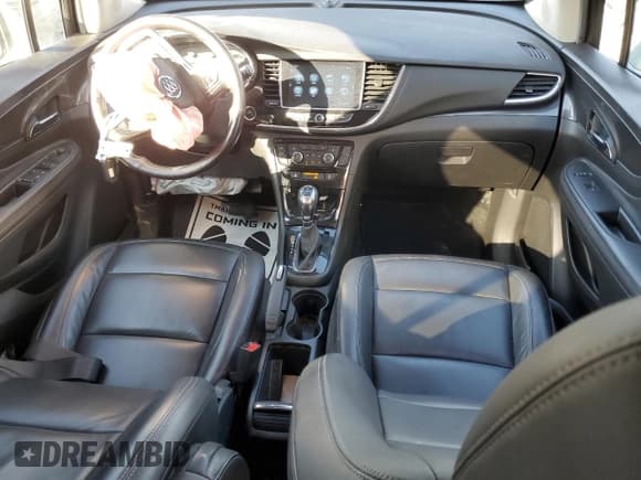 ✅ 2020 Buick Encore Essence • VIN: KL4CJCSB3LB037928 • Lot: 85684504. Wystawiony na Copart z przebiegiem 29 258 mil. Bezpłatny archiwum sprzedaży aukcyjnych z USA i szczegółowy raport historii pojazdu na DreamBid. Zdjęcie 8.