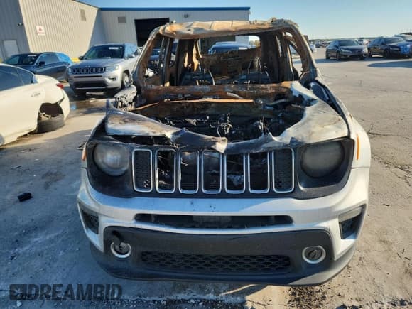 ✅ 2020 Jeep Renegade Latitude • VIN: ZACNJABBXLPL43675 • Lot: 86631805. Wystawiony na Copart z przebiegiem Nie podano. Bezpłatny archiwum sprzedaży aukcyjnych z USA i szczegółowy raport historii pojazdu na DreamBid. Zdjęcie 5.