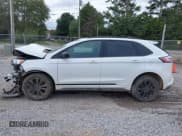 ✅ 2024 Ford Edge SE • VIN: 2FMPK4G9XRBA25502 • Lot: 43386213. Wystawiony na IAAI z przebiegiem 38 156 mil. Bezpłatny archiwum sprzedaży aukcyjnych z USA i szczegółowy raport historii pojazdu na DreamBid. Zdjęcie 14.