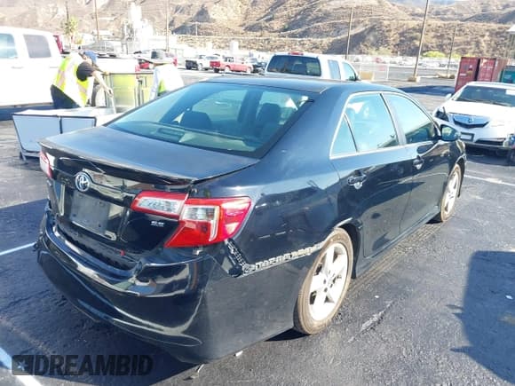 ✅ 2013 Toyota Camry SE • VIN: 4T1BF1FK2DU271979 • Lot: 43230116. Listed on IAAI with 209,473 mi. Free auction sales archive from the USA and detailed vehicle history report at DreamBid. Image 4.