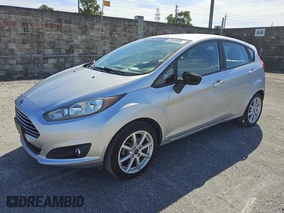 ✅ 2019 Ford Fiesta SE • VIN: 3FADP4EJXKM140617 • Lot: 92281975. Listed on Copart with 138,075 mi. Free auction sales archive from the USA and detailed vehicle history report at DreamBid. Image 1.