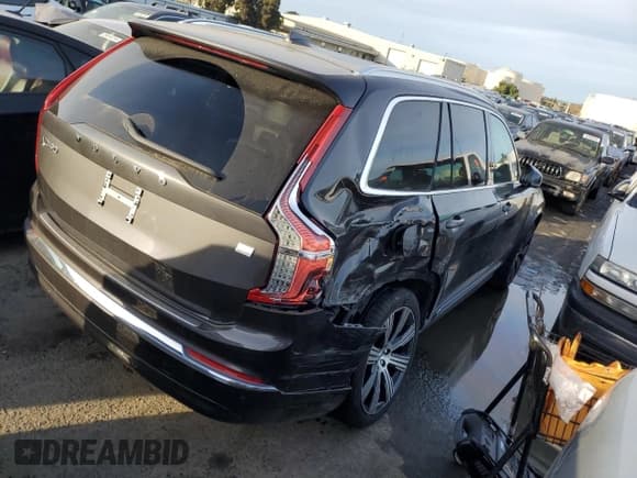 ✅ 2023 Volvo XC90 • VIN: YV4H60CV3P1923504 • Lot: 39598954. Wystawiony na Copart z przebiegiem 4 177 mil. Bezpłatny archiwum sprzedaży aukcyjnych z USA i szczegółowy raport historii pojazdu na DreamBid. Zdjęcie 3.