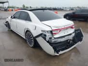 ✅ 2017 Lincoln Continental Black Label • VIN: 1LN6L9BC6H5636770 • Lot: 41959079. Wystawiony na IAAI z przebiegiem 53 359 mil. Bezpłatny archiwum sprzedaży aukcyjnych z USA i szczegółowy raport historii pojazdu na DreamBid. Zdjęcie 3.