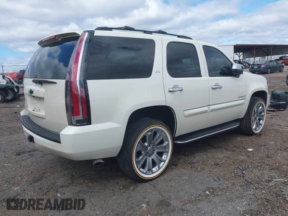 ✅ 2008 Chevrolet Tahoe LTZ • VIN: 1GNFC13J38R200719 • Лот: 41708984. Опубликован ранее на IAAI с пробегом 305 001 миль. Бесплатный доступ к архиву аукционных продаж из США и подробный отчёт об истории автомобиля на DreamBid. Изображение 4.