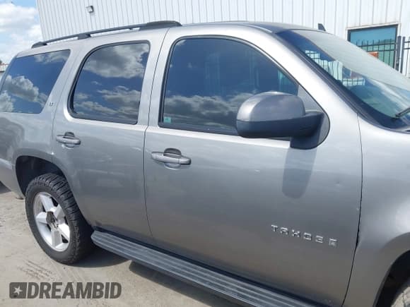 ✅ 2007 Chevrolet Tahoe LTZ • VIN: 1GNFC13097R308235 • Lot: 42516975. Listed on IAAI with 212,988 mi. Free auction sales archive from the USA and detailed vehicle history report at DreamBid. Image 13.