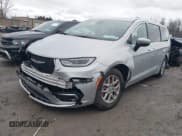 ✅ 2023 Chrysler Pacifica Touring L • VIN: 2C4RC1BG2PR624607 • Lot: 43731422. Wystawiony na IAAI z przebiegiem 63 563 mil. Bezpłatny archiwum sprzedaży aukcyjnych z USA i szczegółowy raport historii pojazdu na DreamBid. Zdjęcie 2.