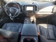 ✅ 2021 Ford Expedition Max Limited • VIN: 1FMJK2AT6MEA82467 • Lot: 87018635. Wystawiony na Copart z przebiegiem 91 703 mil. Bezpłatny archiwum sprzedaży aukcyjnych z USA i szczegółowy raport historii pojazdu na DreamBid. Zdjęcie 8.