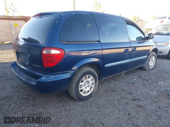 ✅ 2002 Dodge Caravan Sport • VIN: 1B4GP45372B643390 • Lot: 43728216. Listed on IAAI with 144,421 mi. Free auction sales archive from the USA and detailed vehicle history report at DreamBid. Image 4.