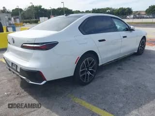 ✅ 2025 BMW 7 Series 740i • VIN: WBA23EH04SCU60424 • Лот: 43812949. Опубликован ранее на IAAI с пробегом 25 066 миль. Бесплатный доступ к архиву аукционных продаж из США и подробный отчёт об истории автомобиля на DreamBid. Изображение 4.