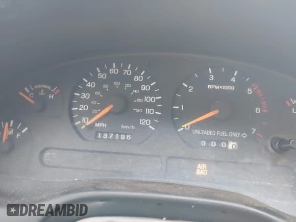 ✅ 1998 Ford Mustang • VIN: 1FAFP4046WF268384 • Lot: 43728255. Wystawiony na IAAI z przebiegiem 137 196 mil. Bezpłatny archiwum sprzedaży aukcyjnych z USA i szczegółowy raport historii pojazdu na DreamBid. Zdjęcie 7.