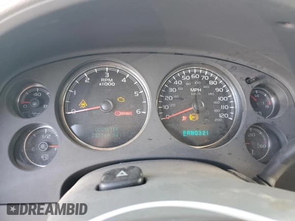 ✅ 2007 Chevrolet Suburban LS • VIN: 3GNFC16037G241031 • Lot: 76713514. Wystawiony na Copart z przebiegiem 232 549 mil. Bezpłatny archiwum sprzedaży aukcyjnych z USA i szczegółowy raport historii pojazdu na DreamBid. Zdjęcie 9.