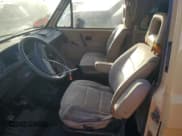 ✅ 1985 Volkswagen Vanagon GL • VIN: WV2ZB0254FH027708 • Лот: 78790714. Опубликован ранее на Copart с пробегом 251 460 миль. Бесплатный доступ к архиву аукционных продаж из США и подробный отчёт об истории автомобиля на DreamBid. Изображение 7.