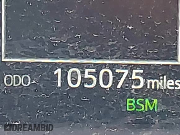 ✅ 2017 Toyota RAV4 XLE • VIN: 2T3RFREV0HW678303 • Лот: 43627908. Опубликован ранее на IAAI с пробегом 105 075 миль. Бесплатный доступ к архиву аукционных продаж из США и подробный отчёт об истории автомобиля на DreamBid. Изображение 15.