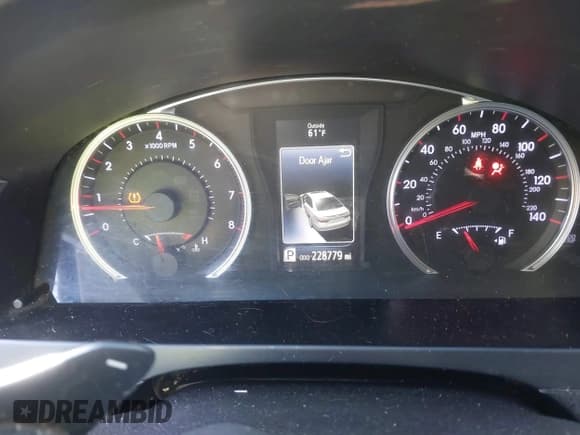 ✅ 2016 Toyota Camry XLE • VIN: 4T1BF1FK6GU221266 • Lot: 41949723. Listed on IAAI with 228,779 mi. Free auction sales archive from the USA and detailed vehicle history report at DreamBid. Image 7.