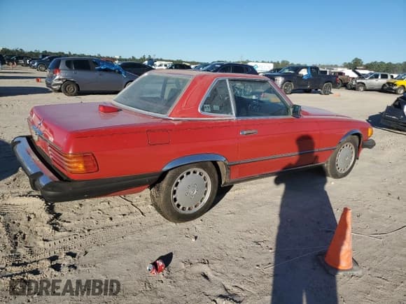 ✅ 1987 Mercedes-Benz 560 SL • VIN: WDBBA48D8HA059600 • Lot: 84690904. Wystawiony na Copart z przebiegiem 118 834 mil. Bezpłatny archiwum sprzedaży aukcyjnych z USA i szczegółowy raport historii pojazdu na DreamBid. Zdjęcie 3.