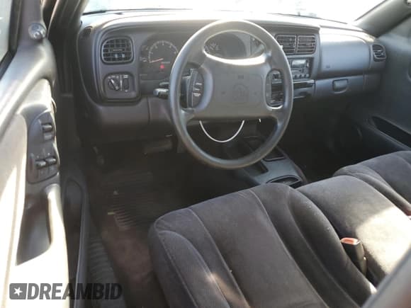 ✅ 2000 Dodge Dakota • VIN: 1B7GL22X6YS730796 • Lot: 75739534. Wystawiony na Copart z przebiegiem 227 457 mil. Bezpłatny archiwum sprzedaży aukcyjnych z USA i szczegółowy raport historii pojazdu na DreamBid. Zdjęcie 8.